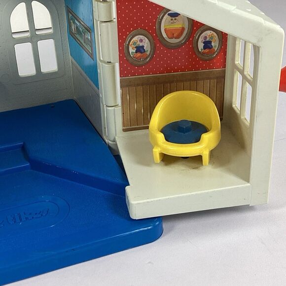 Vintage Little Tikes Cozy Cottage House Carry Case Beds People Dog - Picture 4 of 16